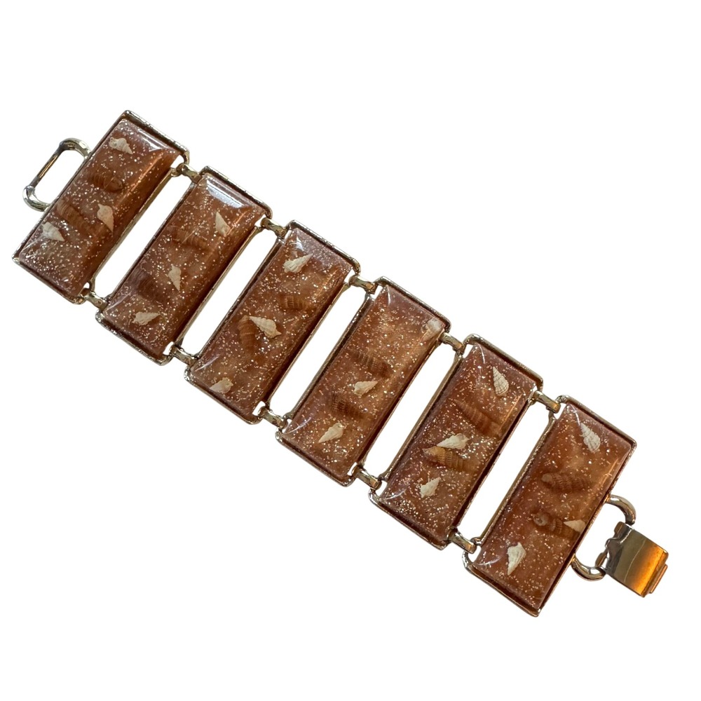 Vintage Lucite Bracelet Beachy Seashells Tropical Coastal Sand Shell‎ Statement